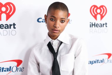 Amerikalı şarkıcı WILLOW (Willow Smith), 15 Ocak 2022 tarihinde Inglewood, Los Angeles, Kaliforniya, ABD 'de düzenlenen iHeartRadio ALTer EGO 2022' ye katılmaktadır.. 