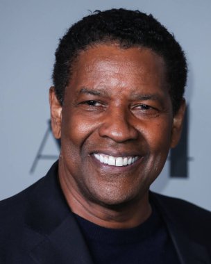 Amerikalı aktör Denzel Washington, 16 Aralık 2021 'de Los Angeles, Kaliforniya, ABD' deki Los Angeles 'taki Amerikan Tiyatro Kompleksi' nde düzenlenen 