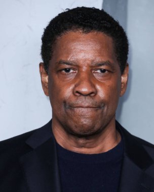 Amerikalı aktör Denzel Washington, 16 Aralık 2021 'de Los Angeles, Kaliforniya, ABD' deki Los Angeles 'taki Amerikan Tiyatro Kompleksi' nde düzenlenen 