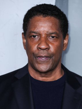 Amerikalı aktör Denzel Washington, 16 Aralık 2021 'de Los Angeles, Kaliforniya, ABD' deki Los Angeles 'taki Amerikan Tiyatro Kompleksi' nde düzenlenen 