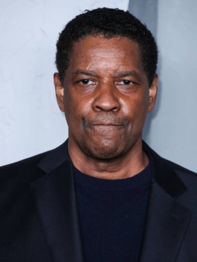 Amerikalı aktör Denzel Washington, 16 Aralık 2021 'de Los Angeles, Kaliforniya, ABD' deki Los Angeles 'taki Amerikan Tiyatro Kompleksi' nde düzenlenen 