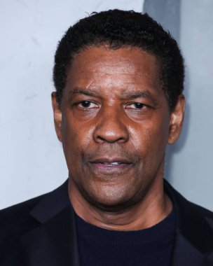 Amerikalı aktör Denzel Washington, 16 Aralık 2021 'de Los Angeles, Kaliforniya, ABD' deki Los Angeles 'taki Amerikan Tiyatro Kompleksi' nde düzenlenen 