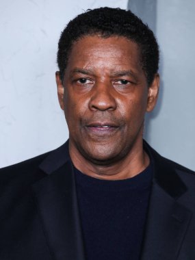 Amerikalı aktör Denzel Washington, 16 Aralık 2021 'de Los Angeles, Kaliforniya, ABD' deki Los Angeles 'taki Amerikan Tiyatro Kompleksi' nde düzenlenen 