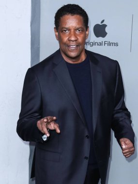 Amerikalı aktör Denzel Washington, 16 Aralık 2021 'de Los Angeles, Kaliforniya, ABD' deki Los Angeles 'taki Amerikan Tiyatro Kompleksi' nde düzenlenen 