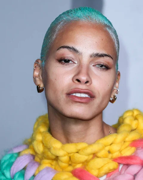 Amerikalı aktris ve model Kota Eberhardt, 16 Aralık 2021 'de Los Angeles, Kaliforniya' da bulunan Los Angeles Orijinal Filmlerin Premiere of Apple 'a ve A24' ün 