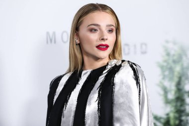 Louis Vuitton 'u giyen Amerikalı aktris Chlo Grace Moretz (Chloe Grace Moretz), 15 Aralık 2021' de Los Angeles, Los Angeles, Los Angeles 'ta düzenlenen Hulu' nun 'Anne / Android' inin Los Angeles galasına geldi.. 
