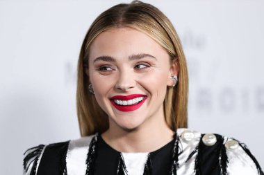Louis Vuitton 'u giyen Amerikalı aktris Chlo Grace Moretz (Chloe Grace Moretz), 15 Aralık 2021' de Los Angeles, Los Angeles, Los Angeles 'ta düzenlenen Hulu' nun 'Anne / Android' inin Los Angeles galasına geldi.. 