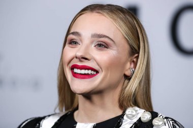Louis Vuitton 'u giyen Amerikalı aktris Chlo Grace Moretz (Chloe Grace Moretz), 15 Aralık 2021' de Los Angeles, Los Angeles, Los Angeles 'ta düzenlenen Hulu' nun 'Anne / Android' inin Los Angeles galasına geldi.. 