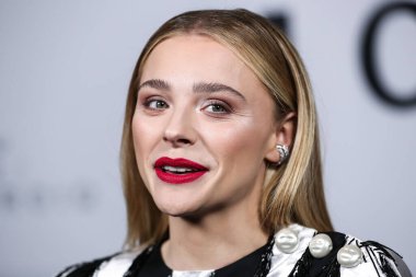 Louis Vuitton 'u giyen Amerikalı aktris Chlo Grace Moretz (Chloe Grace Moretz), 15 Aralık 2021' de Los Angeles, Los Angeles, Los Angeles 'ta düzenlenen Hulu' nun 'Anne / Android' inin Los Angeles galasına geldi.. 