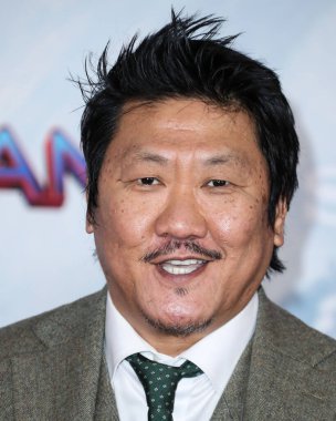 İngiliz aktör Benedict Wong, 13 Aralık 2021 'de Westwood, Los Angeles, Kaliforniya, ABD' deki Regency Village Theatre 'da düzenlenen Columbia Pictures' ın Örümcek Adam: No Way Home 'un Los Angeles galasına geldi..