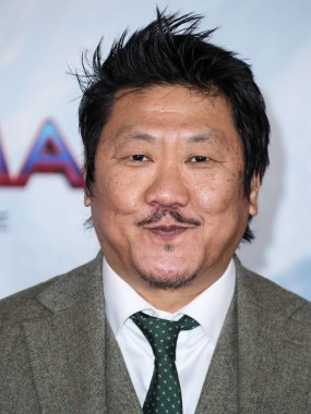 İngiliz aktör Benedict Wong, 13 Aralık 2021 'de Westwood, Los Angeles, Kaliforniya, ABD' deki Regency Village Theatre 'da düzenlenen Columbia Pictures' ın Örümcek Adam: No Way Home 'un Los Angeles galasına geldi..