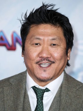 İngiliz aktör Benedict Wong, 13 Aralık 2021 'de Westwood, Los Angeles, Kaliforniya, ABD' deki Regency Village Theatre 'da düzenlenen Columbia Pictures' ın Örümcek Adam: No Way Home 'un Los Angeles galasına geldi..