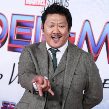 İngiliz aktör Benedict Wong, 13 Aralık 2021 'de Westwood, Los Angeles, Kaliforniya, ABD' deki Regency Village Theatre 'da düzenlenen Columbia Pictures' ın Örümcek Adam: No Way Home 'un Los Angeles galasına geldi..