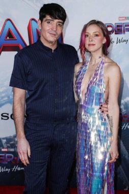 Aktör David Dastmalchian ve eşi Evelyn Leigh, 13 Aralık 2021 'de Westwood, Los Angeles, Kaliforniya, ABD' deki Regency Village Theatre 'da düzenlenen Columbia Pictures' ın 