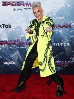 Dansçı Frankie Grande, 13 Aralık 2021 'de Westwood, Los Angeles, Kaliforniya, ABD' deki Regency Village Theatre 'da düzenlenen Columbia Pictures' ın 