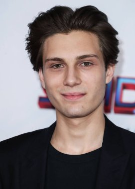 Ryder Birası, 13 Aralık 2021 'de Westwood, Los Angeles, Kaliforniya, ABD' deki Regency Village Theatre 'da düzenlenen' Örümcek Adam: No Way Home 'filminin Los Angeles galasına geldi..