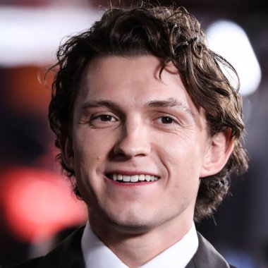 Aktör Tom Holland 13 Aralık 2021 'de Westwood, Los Angeles, Kaliforniya, ABD' deki Regency Village Theatre 'da düzenlenen' Örümcek Adam: No Way Home 'filminin Los Angeles prömiyerine geldi..