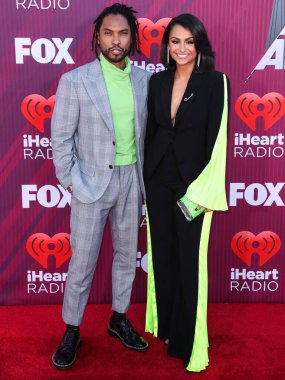 Miguel ve Nazanin Mandi, Los Angeles, Kaliforniya 'da 14 Mart 2019 tarihinde Microsoft Theater' da düzenlenen iHeartRadio Music Awards 'a geldiler..
