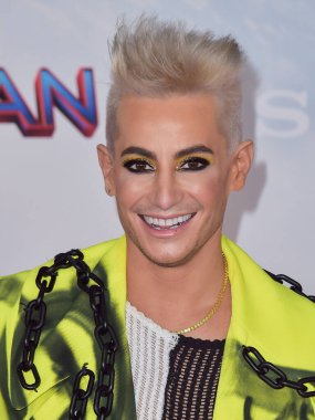 Amerikalı dansçı Frankie Grande, 13 Aralık 2021 'de Westwood, Los Angeles, Kaliforniya, ABD' deki Regency Village Theatre 'da düzenlenen 