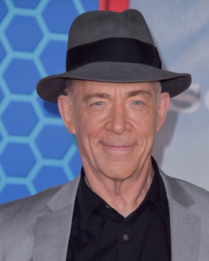 Amerikalı aktör J.K. Simmons, 13 Aralık 2021 'de Westwood, Los Angeles, Kaliforniya, ABD' deki Regency Village Theatre 'da düzenlenen Columbia Pictures' ın 
