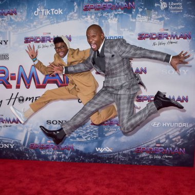 Isaiah Crews ve aktör Terry Crews, 13 Aralık 2021 'de Westwood, Los Angeles, Kaliforniya' daki Regency Village Theatre 'da düzenlenen Columbia Pictures' ın Örümcek Adam: No Way Home 'un galasına geldiler..