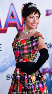Amerikalı aktris Xochitl Gomez, 13 Aralık 2021 'de Westwood, Los Angeles, Kaliforniya, ABD' deki Regency Village Theatre 'da düzenlenen Columbia Pictures' ın Örümcek Adam: No Way Home galasına geldi..