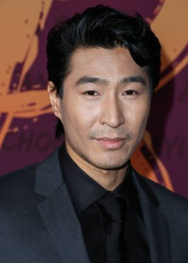 Avustralyalı aktör Chris Pang, 11 Aralık 2021 'de Beverly Hilton Hotel' de düzenlenen 19. Unutulmaz Asya Amerikan Ödülleri 'ne geliyor..