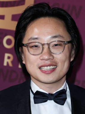 Amerikalı aktör Jimmy O. Yang, 11 Aralık 2021 'de Beverly Hilton Hotel' de düzenlenen 19. Unutulmaz Asya Amerikan Ödülleri 'ne geliyor..