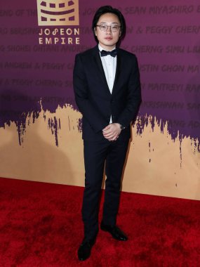 Amerikalı aktör Jimmy O. Yang, 11 Aralık 2021 'de Beverly Hilton Hotel' de düzenlenen 19. Unutulmaz Asya Amerikan Ödülleri 'ne geliyor..