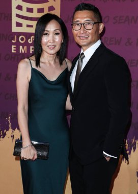 Mia Kim ve kocası / aktörü Daniel Dae Kim, 11 Aralık 2021 'de Beverly Hilton Oteli' nde düzenlenen 19. Unutulmaz Asya Amerikan Ödülleri 'ne geldiler..