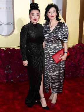 Aktris Sherry Cola ve annesi, 11 Aralık 2021 'de Beverly Hilton Hotel' de düzenlenen 19. Unutulmaz Asya Amerikan Ödülleri 'ne geldiler.. 