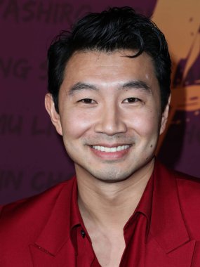 Kanadalı aktör Simu Liu, 11 Aralık 2021 'de Beverly Hilton Hotel' de düzenlenen 19. Unutulmaz Asya Amerikan Ödülleri 'ne geliyor..