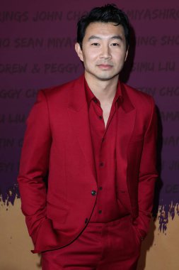 Kanadalı aktör Simu Liu, 11 Aralık 2021 'de Beverly Hilton Hotel' de düzenlenen 19. Unutulmaz Asya Amerikan Ödülleri 'ne geliyor..