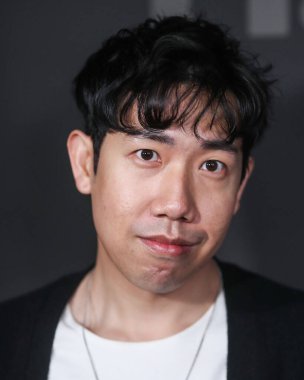 Aktör Ivan Leung, 9 Aralık 2021 'de Hollywood, Los Angeles, Kaliforniya, ABD' de düzenlenen Grammy ödüllü sanatçı Halsey 'nin sunuculuğunda gerçekleştirdiği ve Scout Willis, BIA ve Kehlani' nin oynadığı Flip Grand Launch etkinliğine geldi.