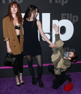 Oyuncular / kız kardeşler Rumer Glenn Willis, Scout LaRue Willis ve Tallulah Belle Willis, Aralık ayında Avalon Hollywood 'da düzenlenen Grammy ödüllü sanatçı Halsey' nin sunduğu Flip Grand Launch Etkinliğine geldiler.