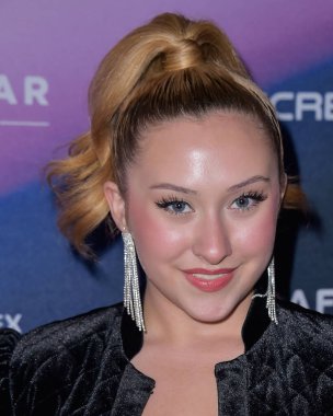 Brooklynne Webb, 8 Aralık 2021 'de CGV Sinema Sineması' nda yapılan 'MONSTA X: The Dreaming' in dünya prömiyerine geldi.. 