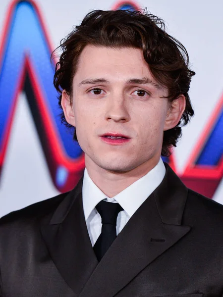 Acteur Anglais Tom Holland Portant Costume Prada Des Chaussures Christian — Photo