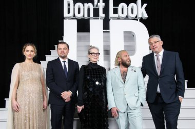 Aktris Jennifer Lawrence, aktör Leonardo DiCaprio, Meryl Streep, Jonah Hill ve yönetmen Adam McKay, 5 Aralık 2021 'de Manhattan, New York' ta bulunan Lincoln Center 'da düzenlenen Netflix' in 'Don' t Look Up 'ın dünya prömiyerine geldiler.