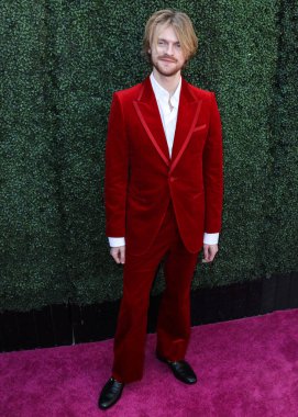 Şarkıcı Finneas O 'Connell, Peacock ve Girls5eva tarafından sunulan ve IHG Otelleri ve Resorts sponsorluğunda 4 Aralık 2021 tarihinde Los Angeles, Kaliforniya, ABD' de düzenlenen Variety 2021 Music Hitmakers Brunch 'a geldi..