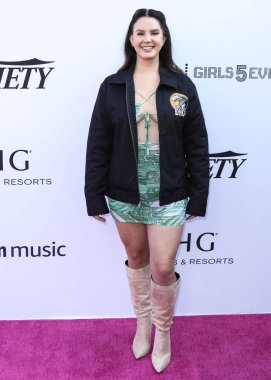 Şarkıcı Lana Del Rey, Peacock ve Girls5eva tarafından sunulan ve 4 Aralık 2021 tarihinde Los Angeles, Kaliforniya, ABD 'deki City Market Social House' da düzenlenen IHG Otelleri ve Resorts sponsorluğunda Variety 2021 Music Hitmakers Brunch 'a geldi..