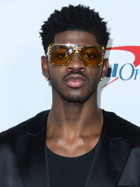 Lil Nas X iHeartRadio 102.7 KIIS FM 'in Jingle Ball 2021' e 3 Aralık 2021 'de Inglewood, Los Angeles, Kaliforniya' da düzenlenen Forum 'da ulaştı.. 