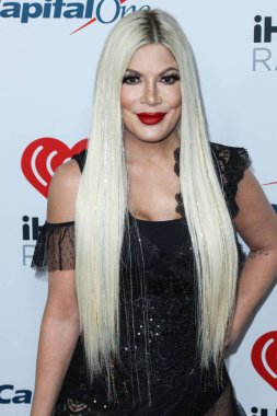 Tori Spelling iHeartRadio 102.7 KIIS FM 'in Jingle Ball 2021' e 3 Aralık 2021 'de Inglewood, Los Angeles, Kaliforniya' da düzenlenen Forum 'da ulaştı.. 