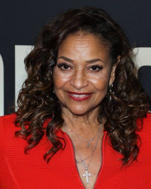 Oyuncu Debbie Allen, 1 Aralık 2021 'de Inglewood, Los Angeles, Kaliforniya, ABD' de düzenlenen Dünya AIDS Günü 2021 'de AHF' ye geldi.. 