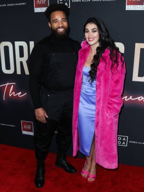 Aktör John Clarence Stewart ve aktris Natacha Karam, 1 Aralık 2021 'de Inglewood, Los Angeles, Kaliforniya, ABD' de düzenlenen Dünya AIDS Günü 2021 'de AHF' ye geldiler.. 