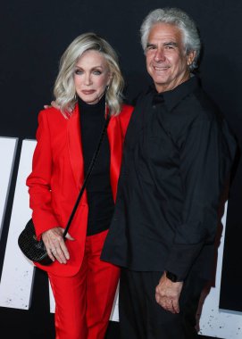 Aktris Donna Mills ve aktör Larry Gilman, Netflix 'in 
