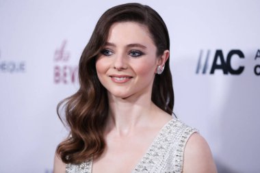 Aktris Thomasin McKenzie, 18 Kasım 2021 'de Beverly Hilton Oteli' nde düzenlenen 35. Geleneksel Amerikan Sineması Ödülleri 'ne geliyor.. 