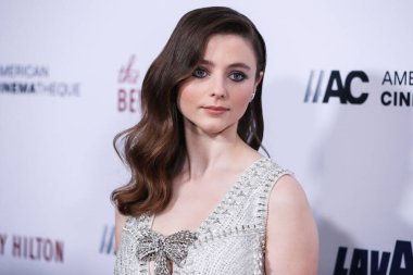 Aktris Thomasin McKenzie, 18 Kasım 2021 'de Beverly Hilton Oteli' nde düzenlenen 35. Geleneksel Amerikan Sineması Ödülleri 'ne geliyor.. 