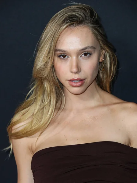 Model Sosyal Medya Kişiliği Alexis Ren Netflix Affedilemez Adlı Filminin — Stok fotoğraf