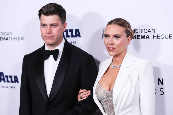 Actrice Scarlett Johansson Portant Versace Mari Comédien Colin Jost Arrivent — Photo