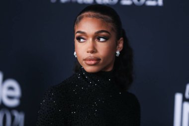 Michael Kors elbisesi giyen Lori Harvey, 15 Kasım 2021 'de ABD' nin Kaliforniya eyaletinin Los Angeles kentinde düzenlenen 6..